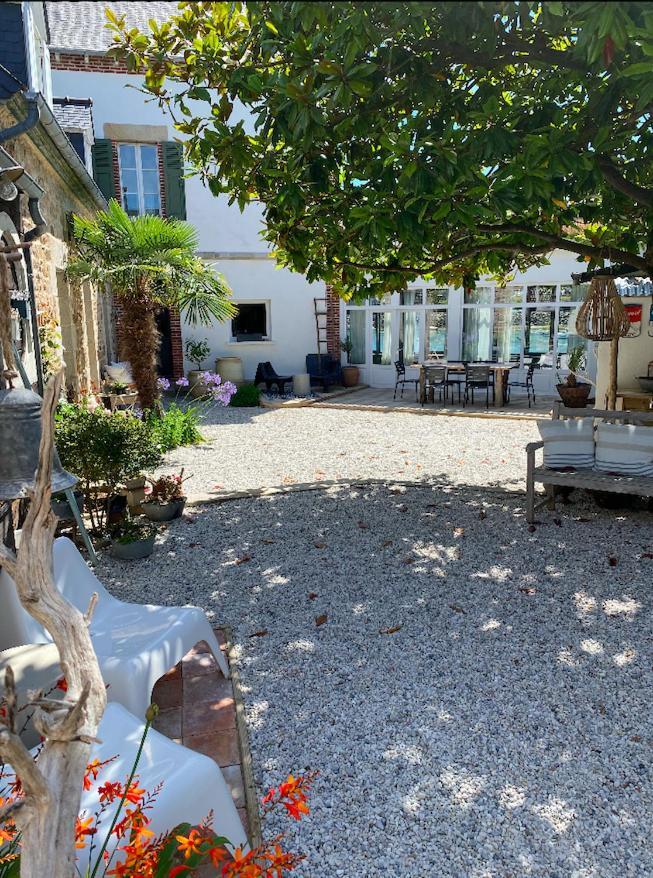 Bed & Breakfast La Maison Du Grand Rocher *